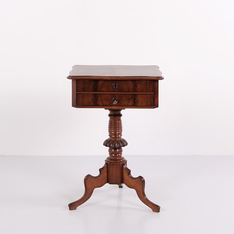 Piedestalbord i Håndpoleret Mahogni fra 1860erne