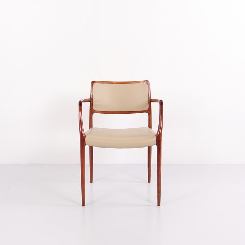 Armstol Model 62 i Palisander med Lyst Elegance Læder N.O. Møller J.L. Møllers Møbelfabrik 1962