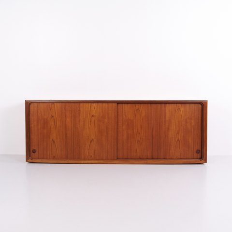 Edmund Jørgensen Skænk i Teak med Skydelåger, 1960’erne