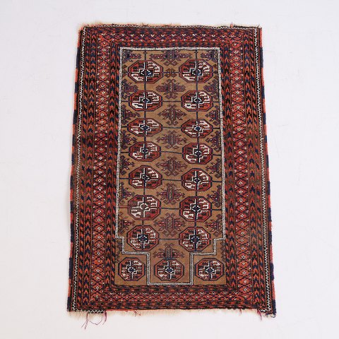 Bokhara Inspireret Orientalsk Tæppe med Tekke Mønster i Røde og Beige Nuancer 120 x 76 cm