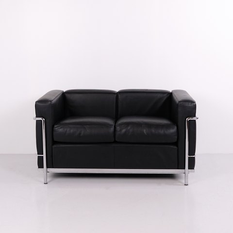 LC2 2 Personers Sofa i Sort Læder og Forkromet Stål for Cassina