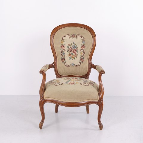 Fransk Louis XV Stil Armstol med Blomsterbroderet Polstring ca. 1890–1920