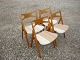 4 egetræ stole tegnet af Hans Wegner model savbukstolen 
5000 m2 udstilling