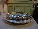 Covered dish in silver plate. Great quality L: 31 cm B: 22cm
5000 m2 Showroom.