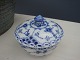 Royal copenhagen porcelain Nr.. 657.  Sucher bowl.
5000m2 Showroom.