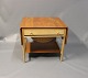 Sewing table in oak and teak designed by Hans J. Wegner in 1950 and manufactured 
by Andreas Tuck in the 1950s.
5000m2 showroom.