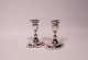 A pair of classic candlesticks in hallmarked silver, stamped SvT by Svend 
Toxværd.
5000m2 showroom.
