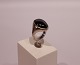 Ring with large blood stone, stamped W and of 925 sterling silver.
5000m2 showroom.

