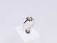 Ring of 14 ct. white gold decorated with 13 diamonds of 1,08 carats.Ringstr.59
5000m2 showroom.