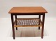 Side table in teak with papercord shelf of danish design from the 1960s.
5000m2 showroom.