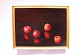Maleri på lærred med motiv af røde æbler signeret Arcanga.
5000m2 udstilling.