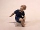 Porcelænsfigur, siddende pige, nr. 2258 af Bing og Grøndahl.
Flot stand
