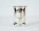 Vase on feet of hallmarked silver.
5000m2 showroom.