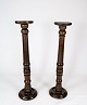 A pair of pedestals of dark wood and in great vintage condition from the 1920s. 
5000m2 showroom.

