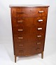 Tall chest of drawers in teak of danish design from the 1960s.
5000m2 showroom.