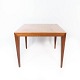 Side table in teak of Danish design manufactured by Haslev Furniture in the 
1960s.
5000m2 showroom.