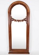 Tall mirror of mahogany and in great antique condition from the 1880s. 
5000m2 showroom.