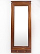 Tall mirror of 
mahogany, in great antique condition from the 1880s.
5000m2 showroom.