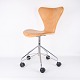 Syver Kontorstol - Model 3117 - Patineret Naturlæder - Drejefunktion - Arne 
Jacobsen - Fritz Hansen
