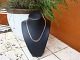 14 carat brick necklace in 3 rows in graduation. Length 42 cm.
5000m2 showroom.