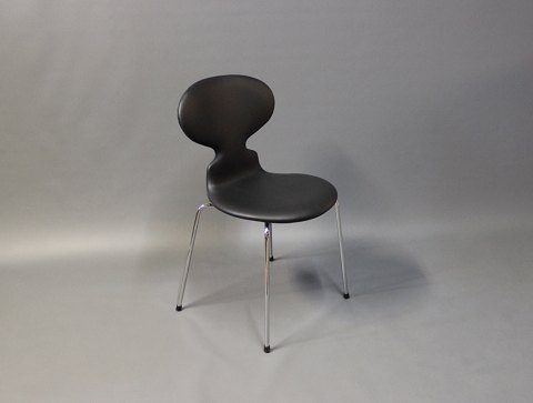 Myren", model 3101, af Arne Jacobsen Fritz Hansen. * 5000m2 - Osted Antik & Design