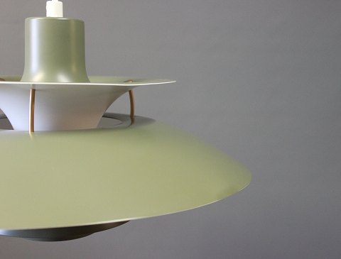 Boost Fremmed mangel PH5 lampe i army grøn designet af Poul Henningsen i 1958 og fremstillet af  Louis - Osted Antik & Design