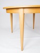 Spisebord i eg designet af Omann Junior fra 1960erne.5000m2 udstilling.