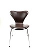 Et sæt af 6 Syver stole, model 3107, designet af Arne Jacobsen og fremstillet af Fritz Hansen.5000m2 udstilling.Flot stand