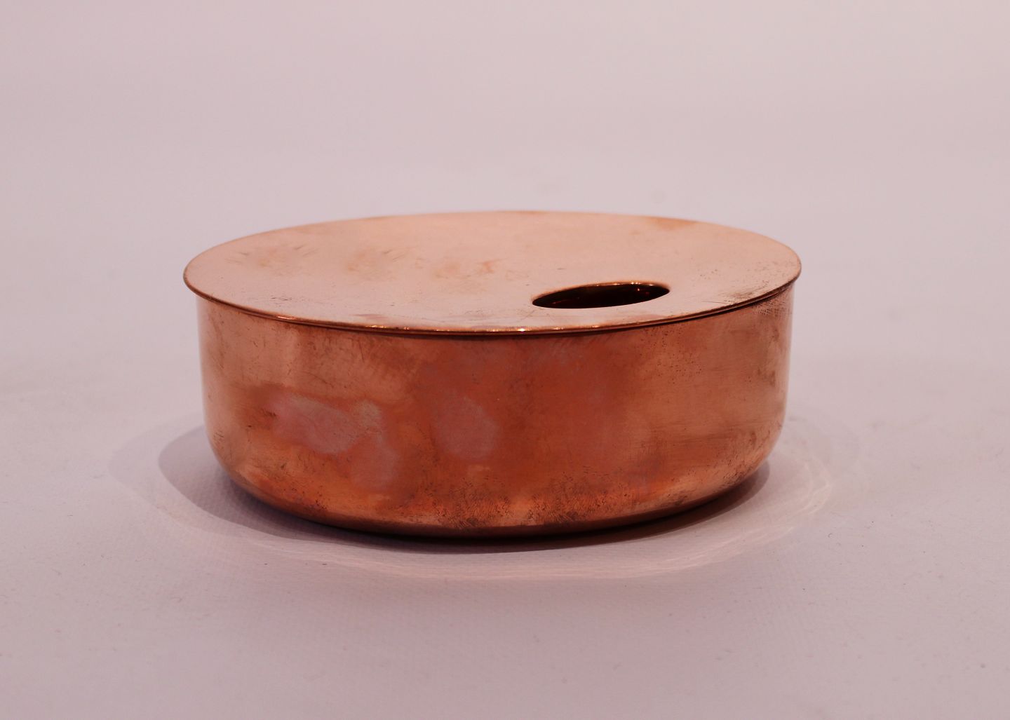 Lille skål med i kobber designet af Crawford i 2012 Georg Jensen. * - Osted & Design