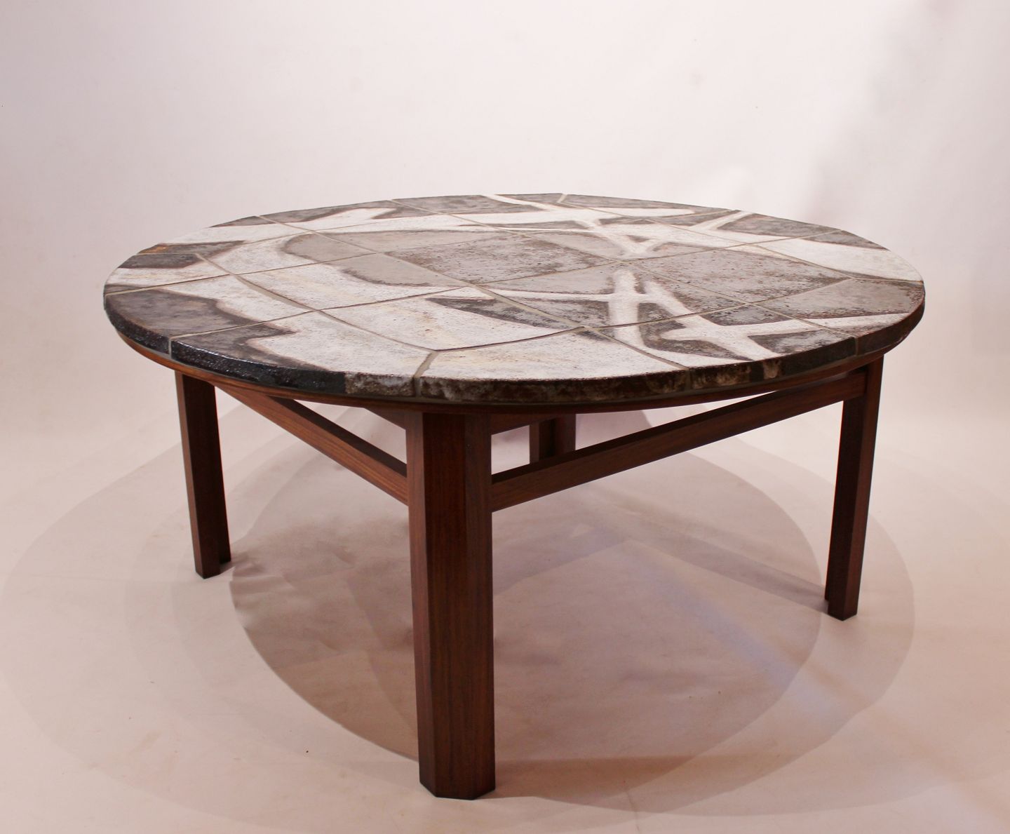 form er mere end Almægtig Stort rundt sofabord med stenplade og stel af palisander, dansk design fra  1960e - Osted Antik & Design