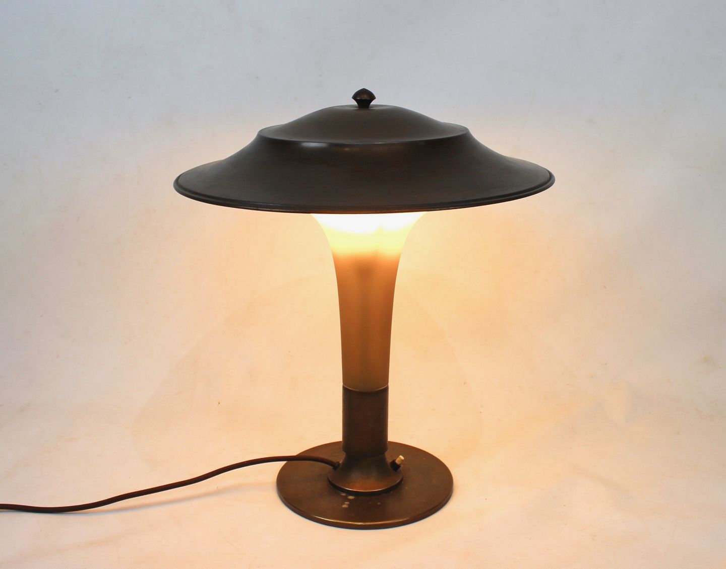 Torch lamp with stem of glass and foot and shade of patinated - Osted Antik & Design
