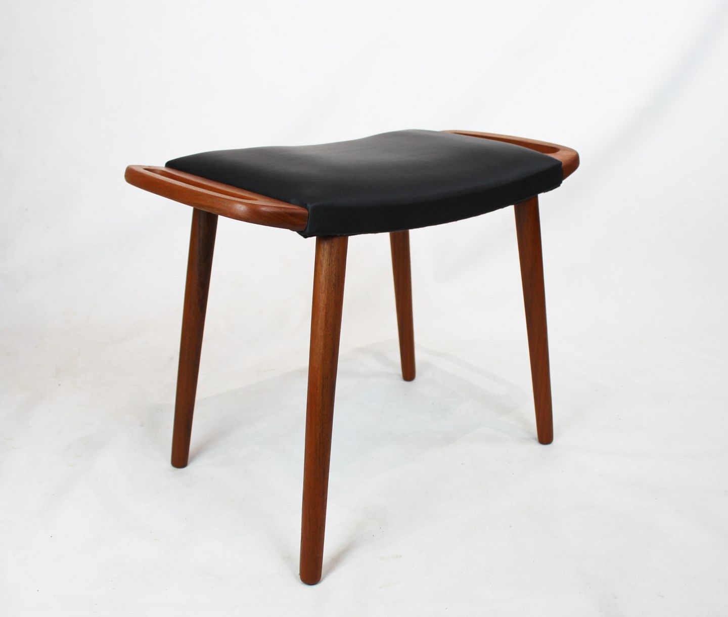 i teak og med sorte elegance læder af dansk design fra 1960erne - Osted Antik