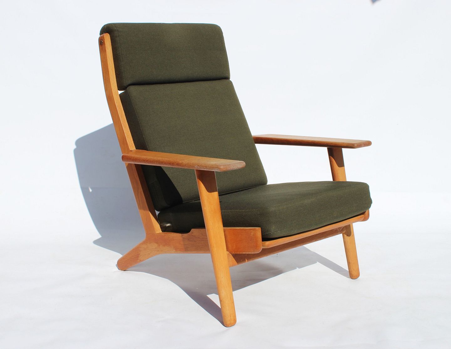 Lænestol med høj ryg, model GE290A, af Hans J. Wegner og Getama 1960erne. * - Osted & Design