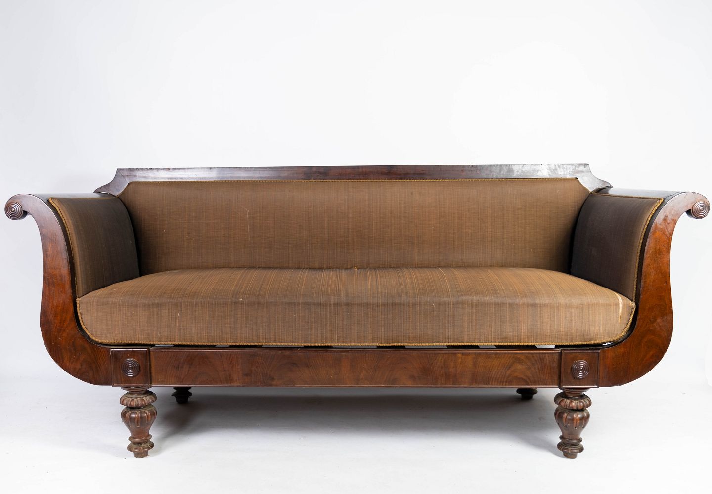 Antik sofa med brunt stof of stel af mørkt træ fra 1860. * 5000m2 udsti - Antik Design
