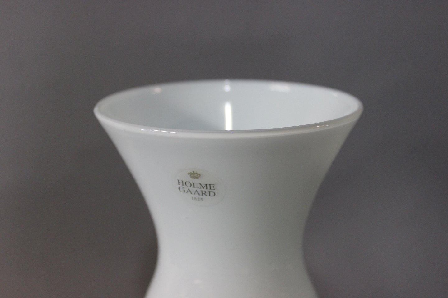 Lyseblå Holmegaard vase, perfekt stand. * 5000m2 udstilling. - Osted Antik & Design