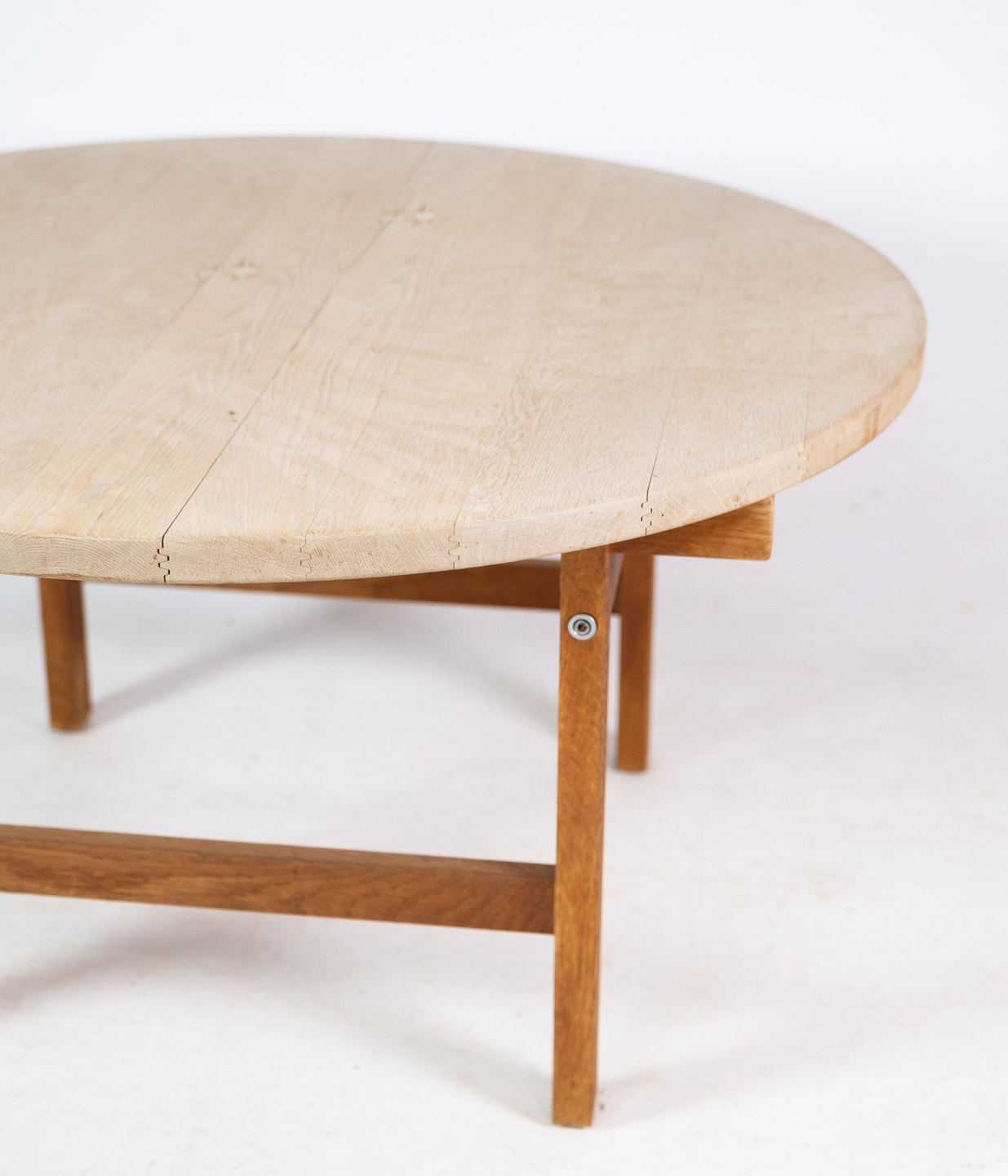 Rundt sofabord, Hans J. Wegner (1914-2007), egetræ, PP Møbler * Osted Antik & Design